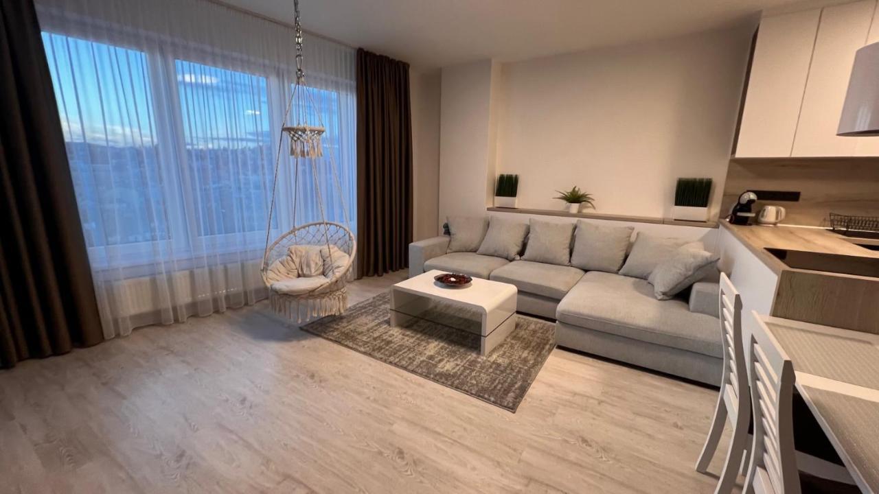 2 Room Apartment, With A View Of The Castle براتسيلافا المظهر الخارجي الصورة