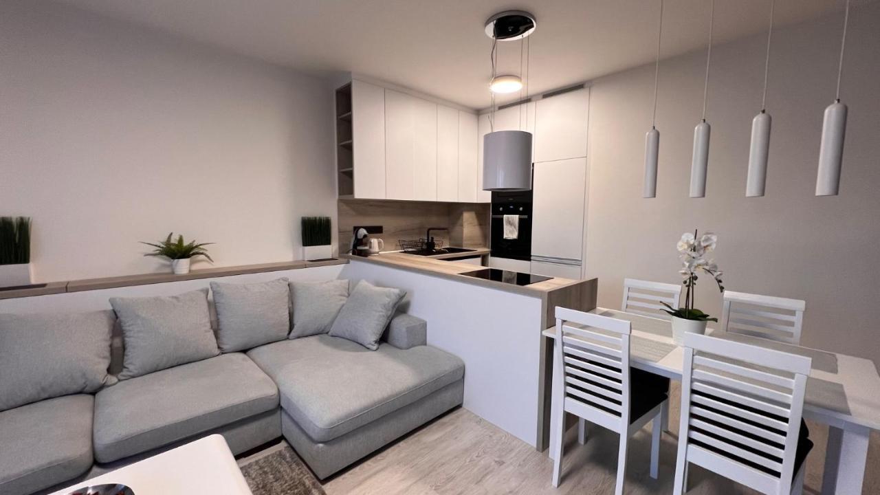 2 Room Apartment, With A View Of The Castle براتسيلافا المظهر الخارجي الصورة