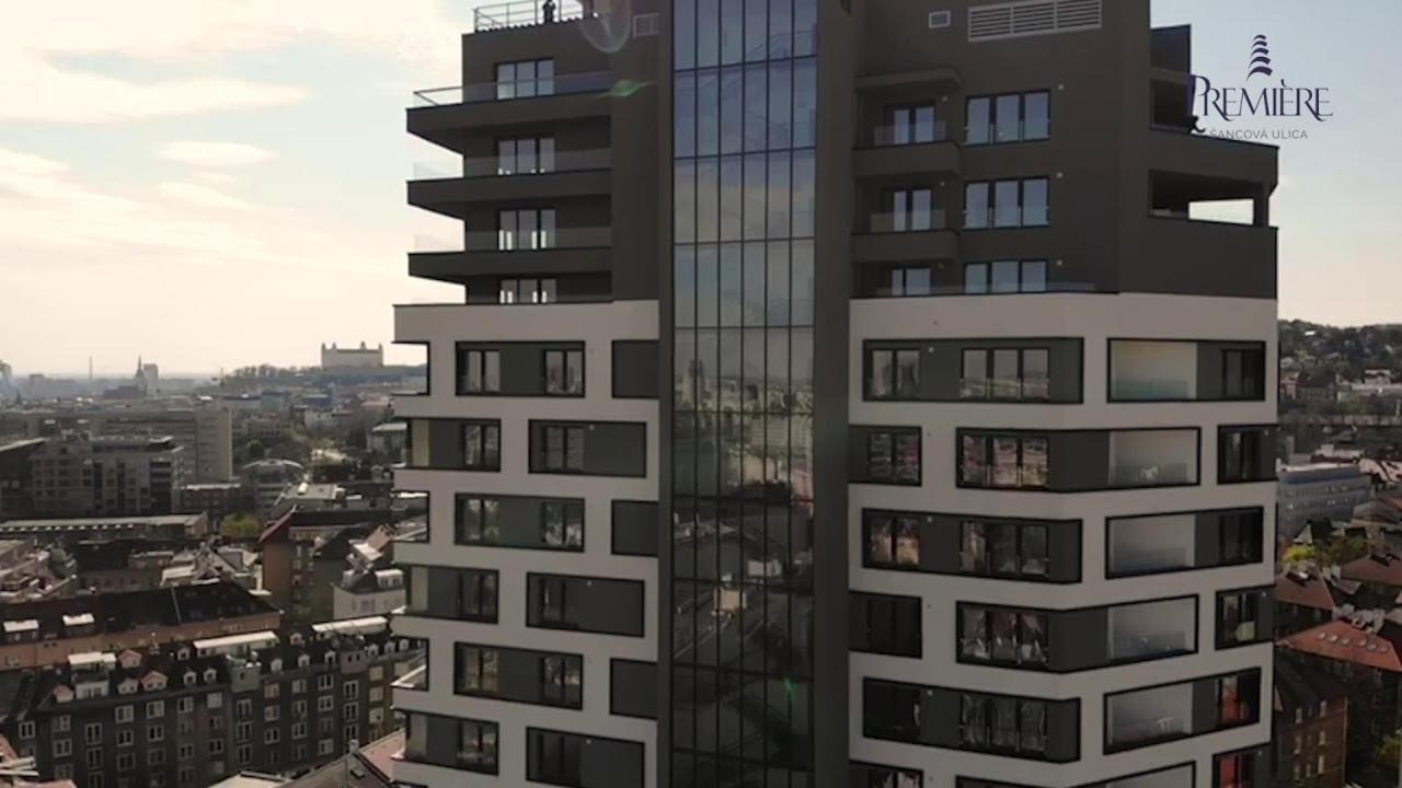 2 Room Apartment, With A View Of The Castle براتسيلافا المظهر الخارجي الصورة